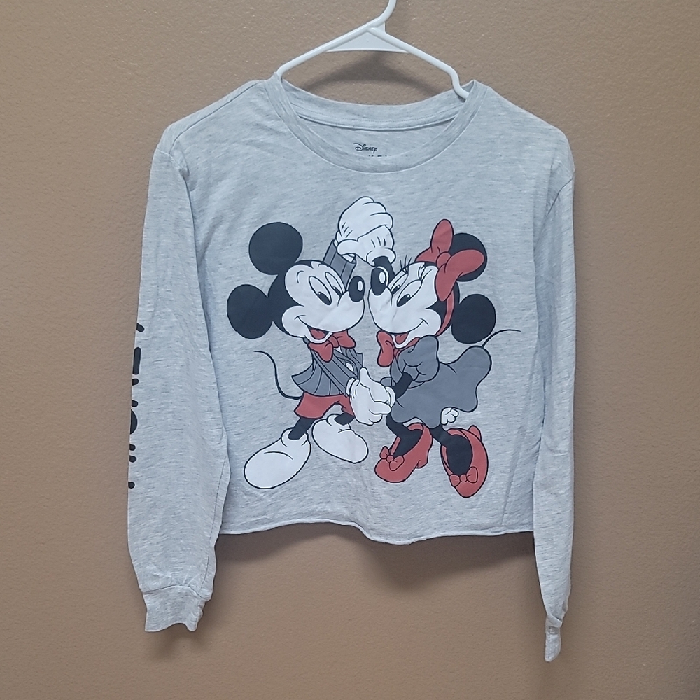 Disney Gray Long Sleeve Tee with Mickey and Minnie 🖤❤️